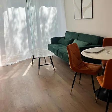 Apartament Moeblierte Mit Terrasse Und Eigenem Eingang *