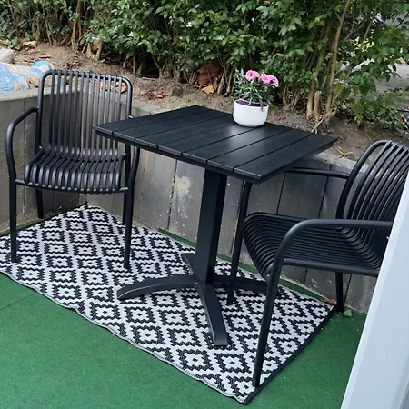 Moeblierte Mit Terrasse Und Eigenem Eingang Apartament